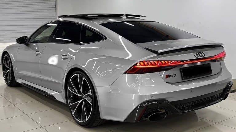 voiture Audi sport RS7 coupée